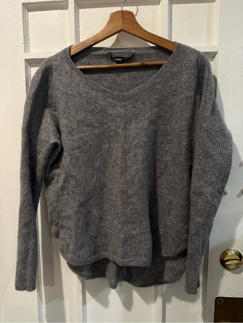Anthropologie Women's V-Neck Sweater - Gray
